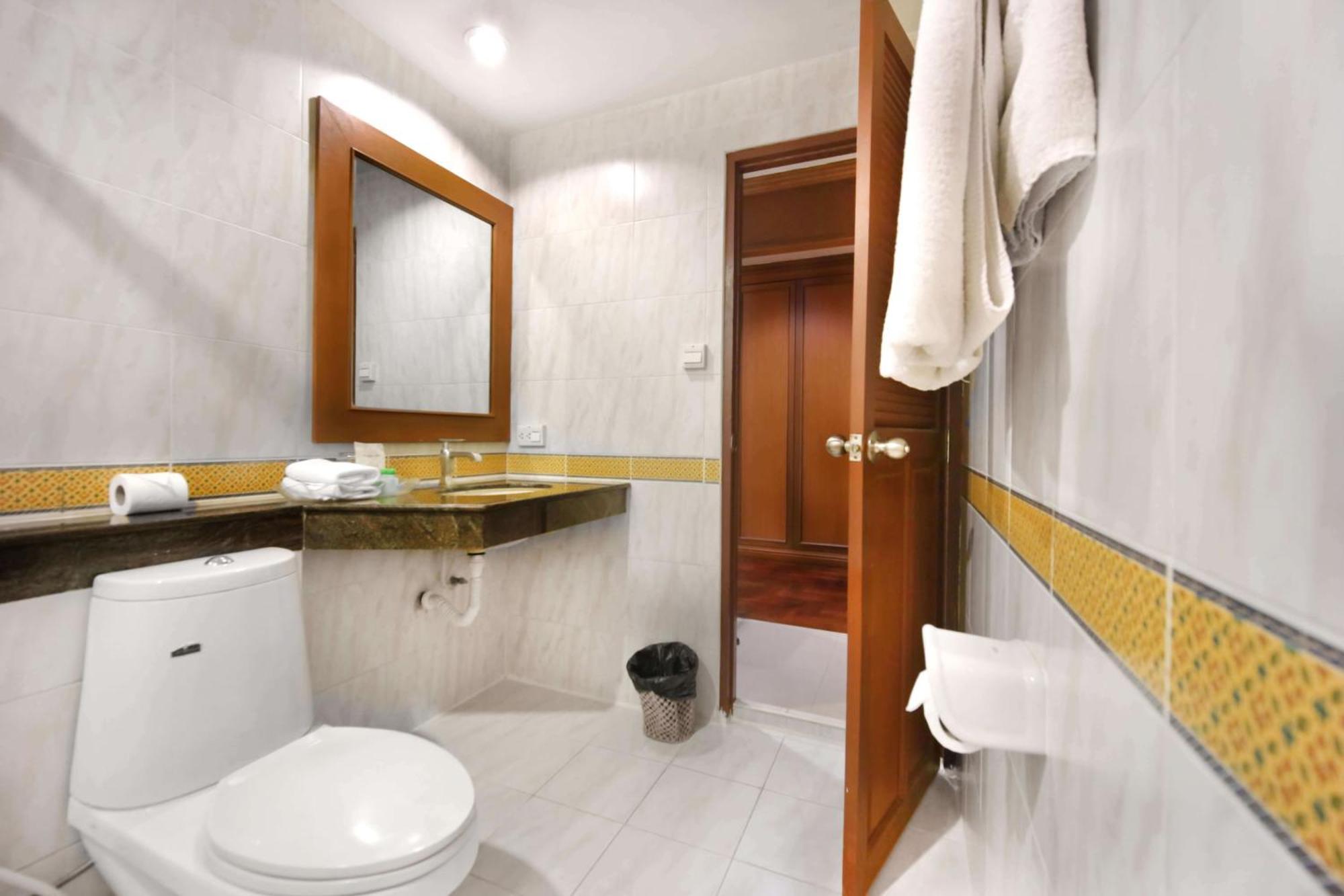 Studio Suite By Royal Ivory Nana Bangkok Kültér fotó